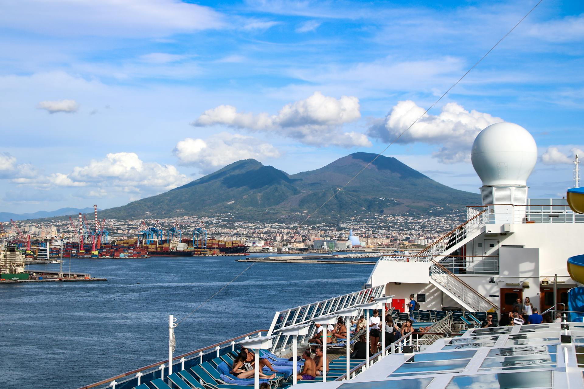Cruise Naples - pexels-samfollsf-34159696