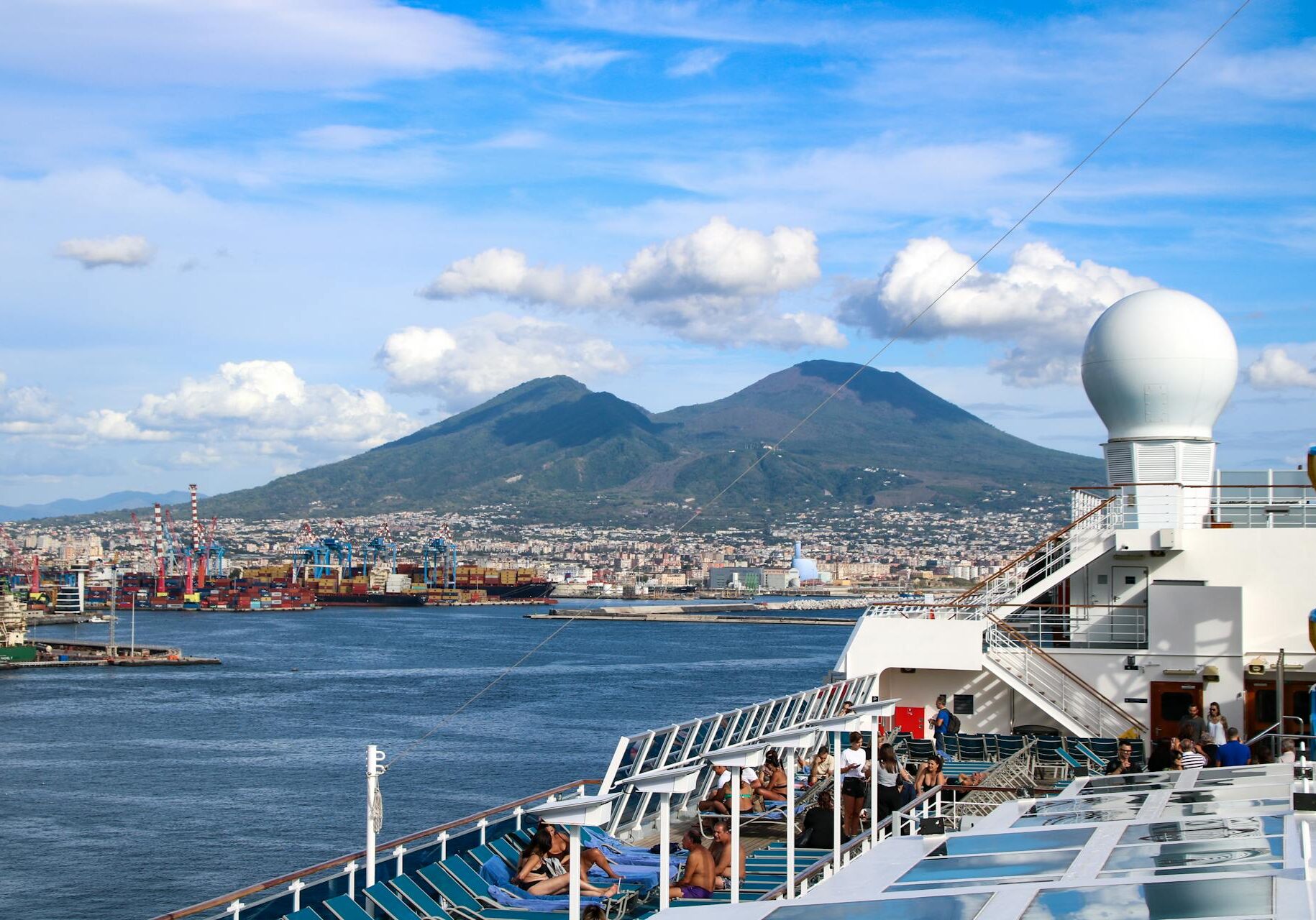 Cruise Naples - pexels-samfollsf-34159696